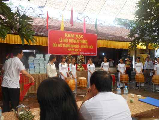 THAM DỰ LỄ HỘI TRUYỀN THỐNG KỶ NIỆM 762 NĂM NGÀY MẤT TRẠNG NGUYÊN NGUYỄN HIỀN