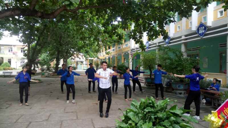 HOẠT ĐỘNG TRẢI NGHIỆM RÈN LUYỆN KĨ NĂNG CHO ĐOÀN VIÊN